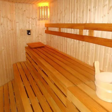 Spacious Swimming Pool Gym Sauna Wwa40 Apartment Warsaw